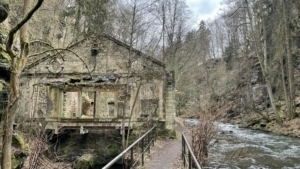 Wandern in der Sächsische Schweiz Ruine Elektrizitäts Werk