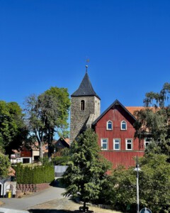 Wandern an der Kirche Hüttenrode
