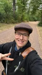 Porträt des Blogautors Unterwegs im Freien auf einem Waldweg